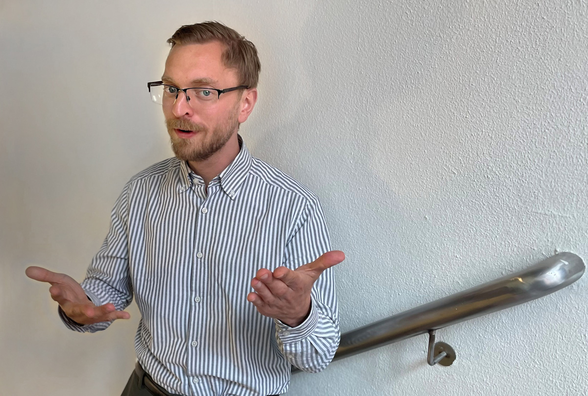 Boka Badstufolk er skrevet Knut Lerhol og Hallgrim Børhus Rogn.