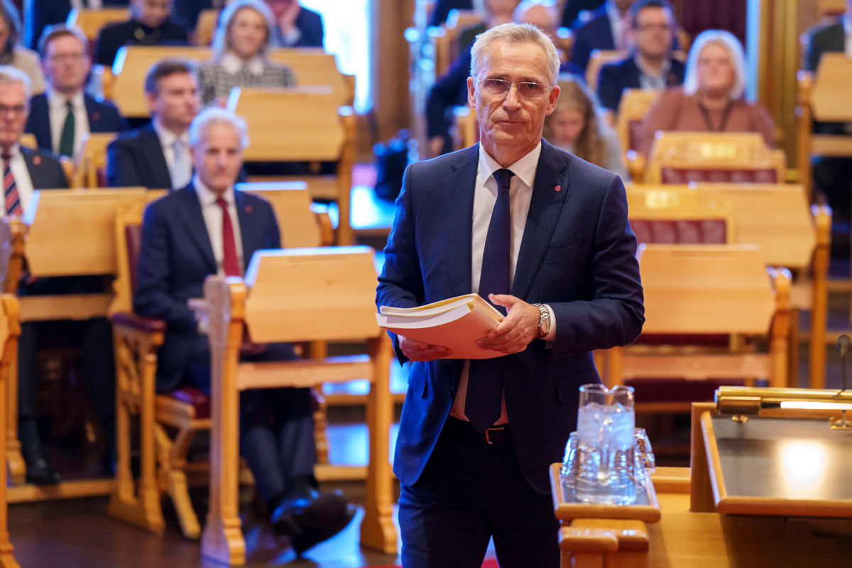 Boka Badstufolk er skrevet Knut Lerhol og Hallgrim Børhus Rogn.